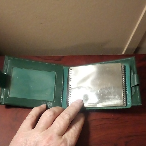 Green Genuine Cowhide Wallet - Picture 10 of 13